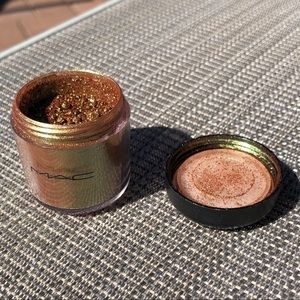 Mac Old Gold Pigment